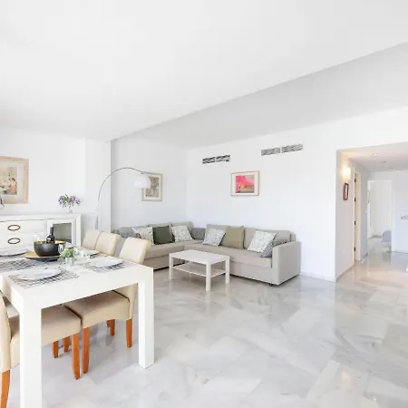 Puerto Marina Apartment *